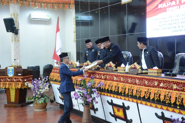 FRAKSI-FRAKSI DPRD HARAPKAN TPP PEGAWAI MENINGKAT DALAM RAPBD TAHUN 2024