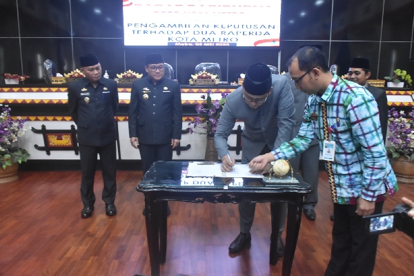 DPRD KOTA METRO SETUJUI DUA RANCANGAN PERDA 