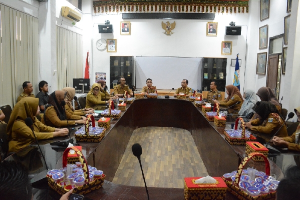 SEKWAN METRO ATENSI PEGAWAI TINGKATKAN KINERJA